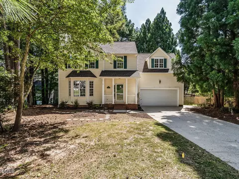 209 Leafgate Ct, Holly Springs, NC 27540