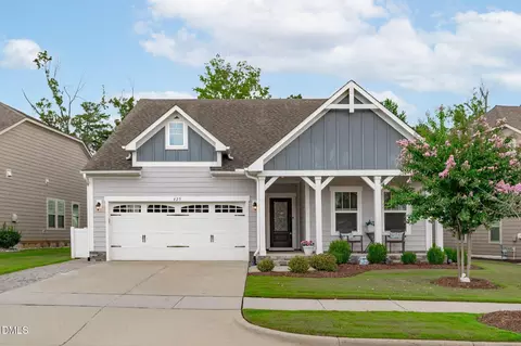 425 Oaks End Dr, Holly Springs, NC 27540