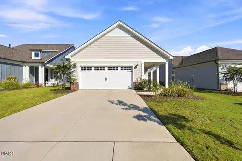 1630 Moa Ct, Fuquay Varina, NC 27526