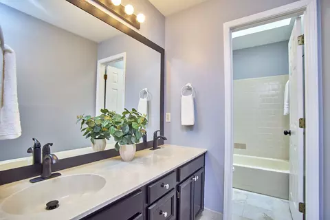 Bath - 4000 Kettering Dr, Durham, NC 27713 photo 3 of 4