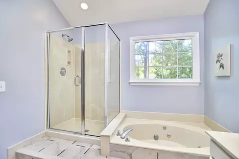 Bath - 4000 Kettering Dr, Durham, NC 27713 photo 2 of 4