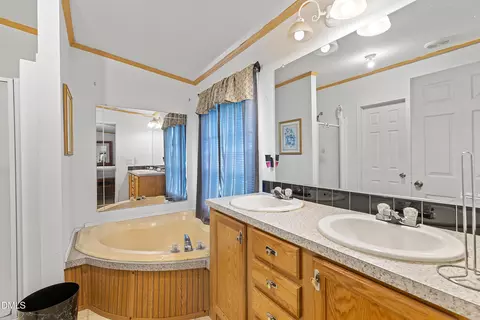 Bath - 2 Riverview Rd, Erwin, NC 28339 photo 2 of 3