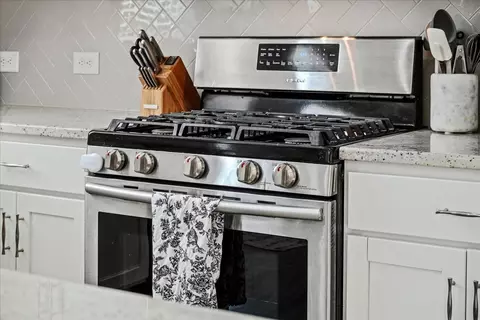 Kitchen - 175 Cherry Bark Loop, Clayton, NC 27527 photo 5 of 8