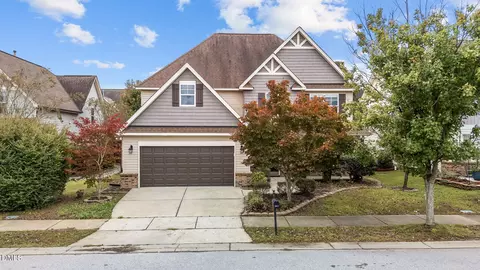 842 New Charleston Dr, Fuquay Varina, NC 27526