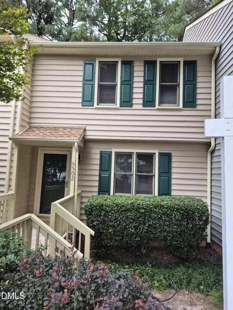 6502 Thetford Ct, Raleigh, NC 27615