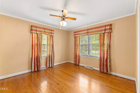Bedroom - 1101 S Walnut Dr, Smithfield, NC 27577 photo 4 of 7