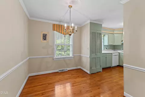 Dining - 1101 S Walnut Dr, Smithfield, NC 27577 photo 2 of 3