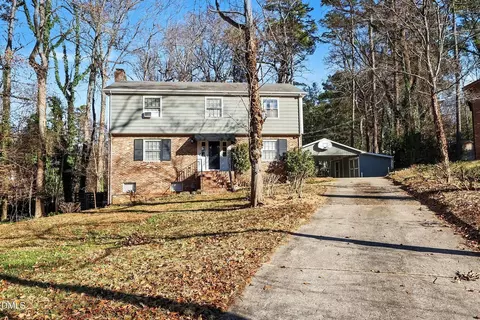 3704 Pembrook Pl, Raleigh, NC 27612
