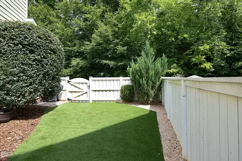 Exterior - 121 Ruskin Dr, Chapel Hill, NC 27516 photo 6 of 10