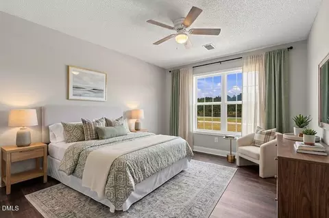 Bedroom - 390 Comanche Dr, Erwin, NC 28339 photo 2 of 4