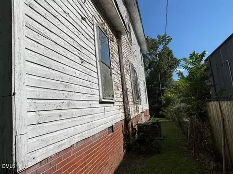 115 E Umstead St E, Durham, NC 27707 photo 4