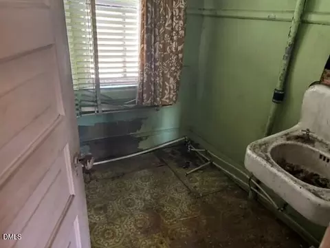 115 E Umstead St E, Durham, NC 27707 photo 9
