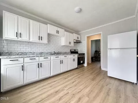 Kitchen - 111 N Mccaskey Rd, Williamston, NC 27892 photo 2 of 2