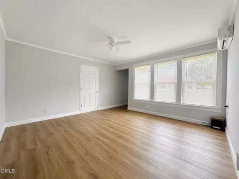 Living - 111 N Mccaskey Rd, Williamston, NC 27892 photo 2 of 3