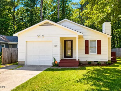 524 Crooked Creek Ct, Fayetteville, NC 28301