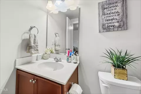 Bath - 828 Poplar St, Durham, NC 27703 photo 1 of 5