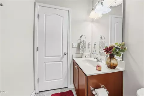 Bath - 828 Poplar St, Durham, NC 27703 photo 3 of 5