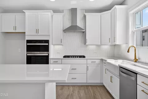 3007 White Rail Dr E, Fuquay Varina, NC 27526