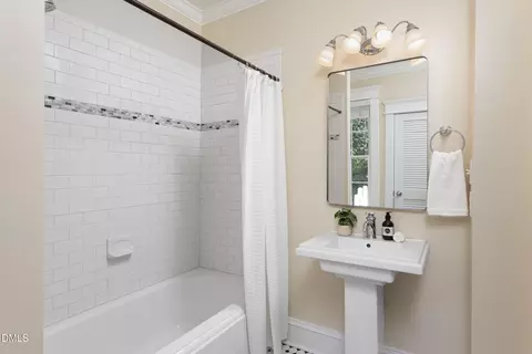 Bath - 719 Shepherd St, Durham, NC 27701 photo 4 of 5