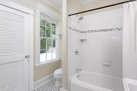 Bath - 719 Shepherd St, Durham, NC 27701 photo 5 of 5
