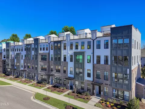 1305 Granholm Rd #305, Cary, NC 27519