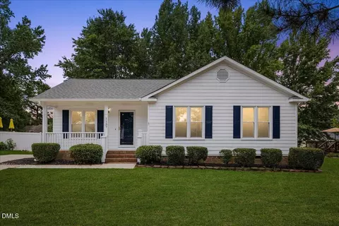 1137 Spruce Dr, Zebulon, NC 27597