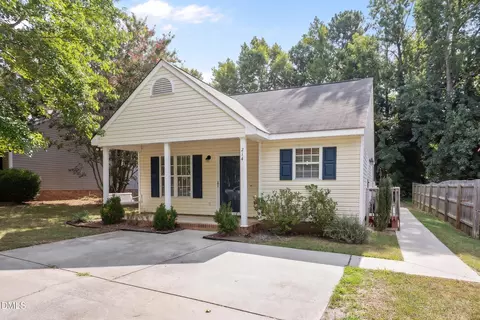 214 Highgate Cir, Wake Forest, NC 27587