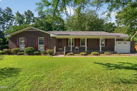 1307 Charles Dr, Laurinburg, NC 28352