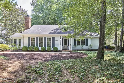 6914 Falconbridge Rd, Chapel Hill, NC 27517