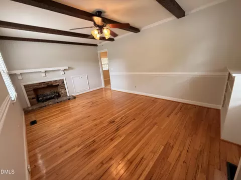 Living - 803 W Morris Cir, Dunn, NC 28334 photo 1 of 4