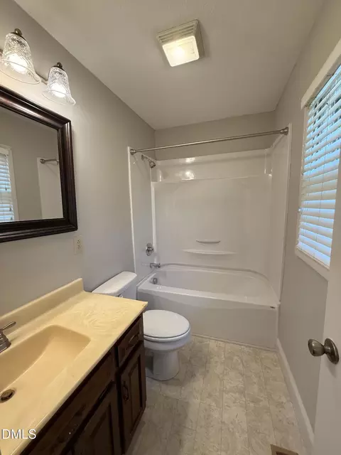 Bath - 803 W Morris Cir, Dunn, NC 28334 photo 2 of 2