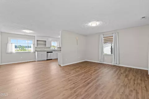 Living - 2103 Michael Ln, Smithfield, NC 27577 photo 2 of 3
