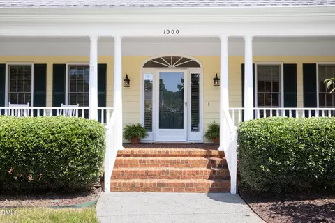Exterior - 1000 E Oak Dr, Durham, NC 27705 photo 3 of 17