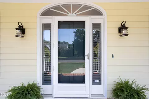 Entry Way - 1000 E Oak Dr, Durham, NC 27705 photo 1 of 3