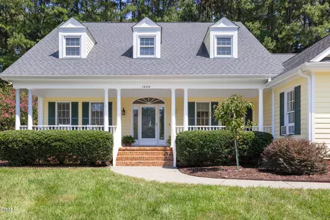 Exterior - 1000 E Oak Dr, Durham, NC 27705 photo 2 of 17