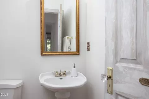 Bath - 1000 E Oak Dr, Durham, NC 27705 photo 6 of 7