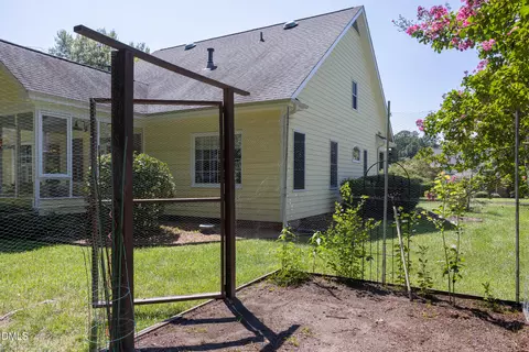 Exterior - 1000 E Oak Dr, Durham, NC 27705 photo 11 of 17