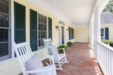 Exterior - 1000 E Oak Dr, Durham, NC 27705 photo 4 of 17