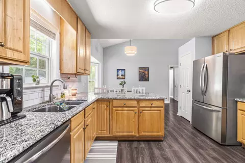 Kitchen - 6201 Lilly Stream Ct, Willow Spring, NC 27592 photo 4 of 5