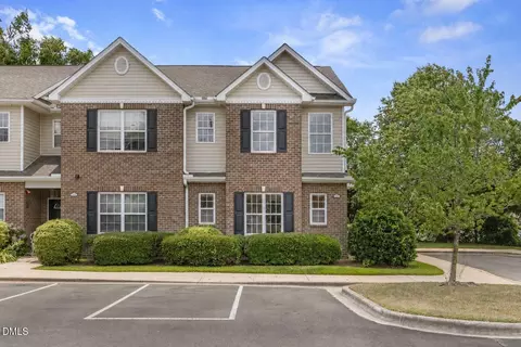 352 E Willhaven Dr, Fuquay Varina, NC 27526