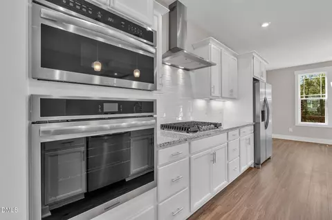 1110 Blackthorn Ln, Durham, NC 27703