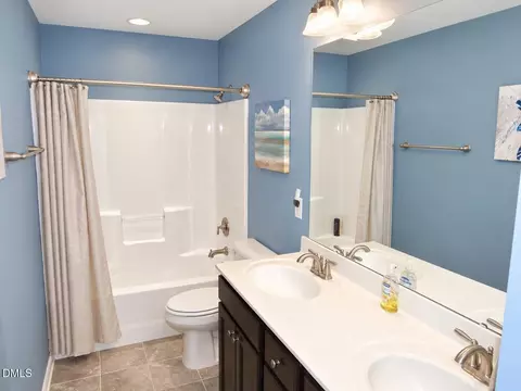 Bath - 124 Putters Ct, Durham, NC 27703 photo 3 of 3