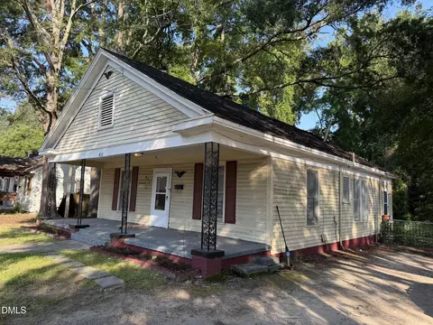 411 Raleigh Rd Pkwy N, Wilson, NC 27893