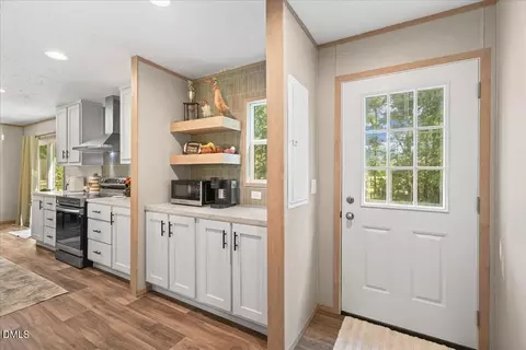 Entry Way - 72 Crocker Rd, Smithfield, NC 27577 photo 2 of 3