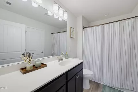 Bath - 210 Davelyn Ct, Garner, NC 27529 photo 4 of 4