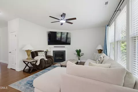 Living - 210 Davelyn Ct, Garner, NC 27529 photo 2 of 2
