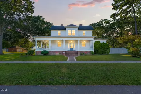 301 NW Railroad St, Pikeville, NC 27863