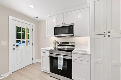 Kitchen - 522 Buffalo Rd, Smithfield, NC 27577 photo 4 of 6