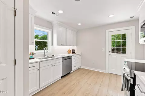 Kitchen - 522 Buffalo Rd, Smithfield, NC 27577 photo 1 of 6