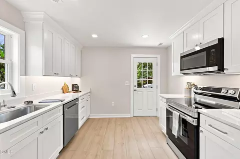 Kitchen - 522 Buffalo Rd, Smithfield, NC 27577 photo 2 of 6